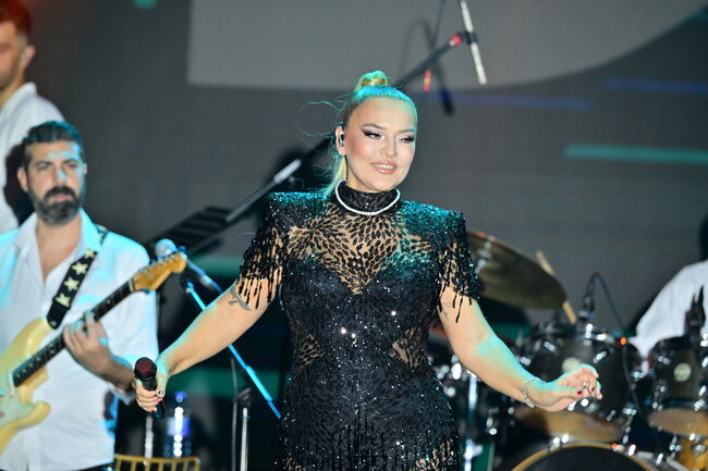 Eyyub Hüseynzadənin təşkilatçılığı ilə möhtəşəm, coşqu və enerji dolu Demet Akalın konserti - FOTOLAR