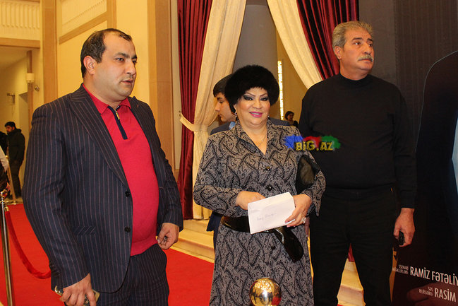 Afaq Bəşirqızı həyat yoldaşı və nəvələri ilə - FOTOLAR