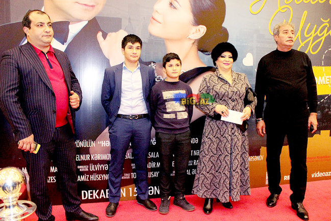 Afaq Bəşirqızı həyat yoldaşı və nəvələri ilə - FOTOLAR