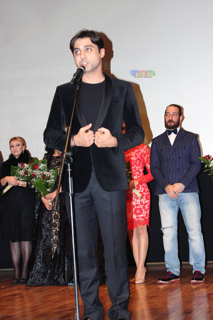 "Həddən artıq uyğunluq" filminin qala gecəsində olanlar - FOTOLAR