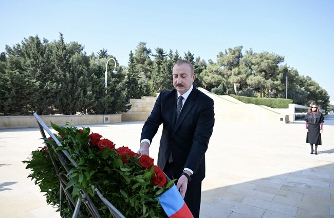 Prezident və birinci xanım Şəhidlər xiyabanını ziyarət ediblər