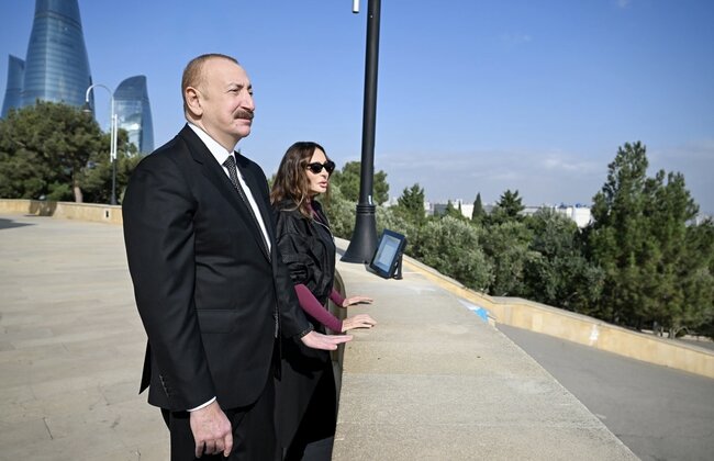 Prezident və birinci xanım Şəhidlər xiyabanını ziyarət ediblər