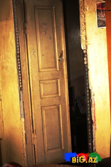 Şəhid Emin Bağırovun ailəsi hazırda bu evdə yaşayır - ÖZƏL FOTOLAR