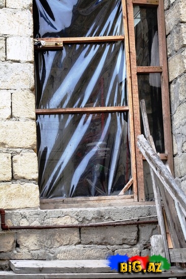 Şəhid Emin Bağırovun ailəsi hazırda bu evdə yaşayır - ÖZƏL FOTOLAR