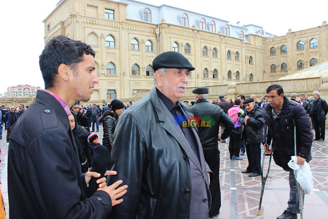 AŞURA GÜNÜ OLANLAR: Gizli zəncir vuranlar, dilənçilər ... VİDEO+FOTO