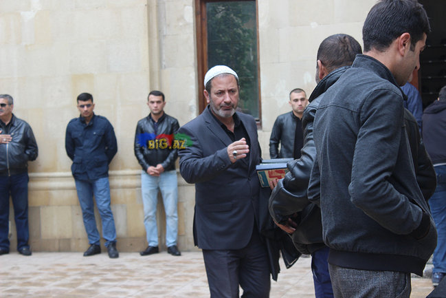 AŞURA GÜNÜ OLANLAR: Gizli zəncir vuranlar, dilənçilər ... VİDEO+FOTO