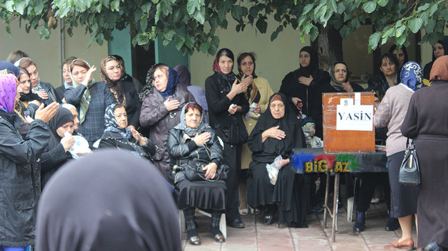 AŞURA GÜNÜ OLANLAR: Gizli zəncir vuranlar, dilənçilər ... VİDEO+FOTO