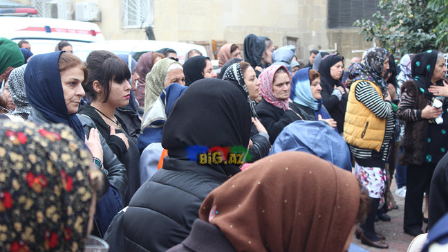 AŞURA GÜNÜ OLANLAR: Gizli zəncir vuranlar, dilənçilər ... VİDEO+FOTO