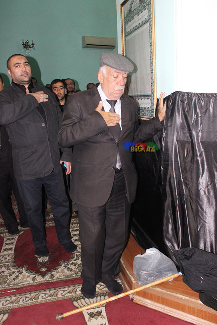 AŞURA GÜNÜ OLANLAR: Gizli zəncir vuranlar, dilənçilər ... VİDEO+FOTO