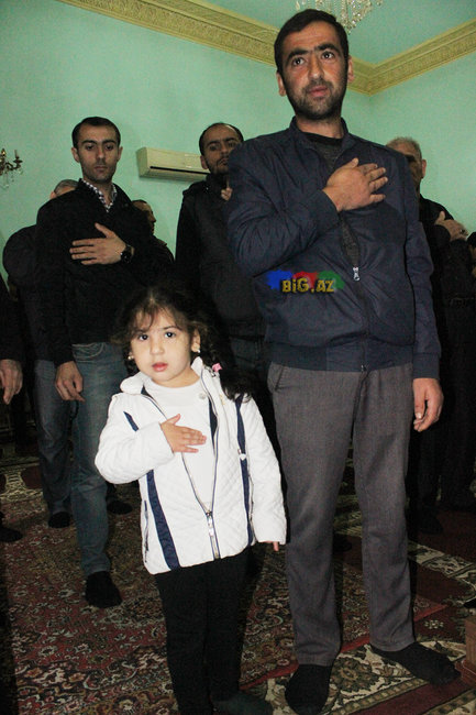 AŞURA GÜNÜ OLANLAR: Gizli zəncir vuranlar, dilənçilər ... VİDEO+FOTO