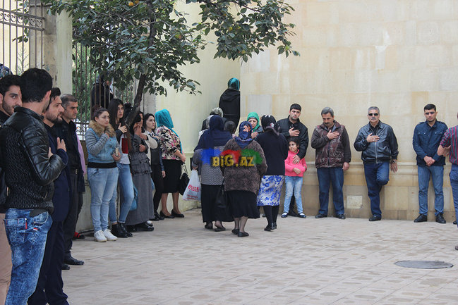 AŞURA GÜNÜ OLANLAR: Gizli zəncir vuranlar, dilənçilər ... VİDEO+FOTO