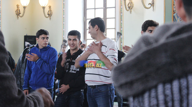 AŞURA GÜNÜ OLANLAR: Gizli zəncir vuranlar, dilənçilər ... VİDEO+FOTO