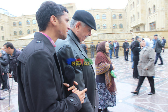 AŞURA GÜNÜ OLANLAR: Gizli zəncir vuranlar, dilənçilər ... VİDEO+FOTO