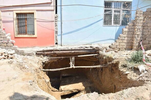 Binəqədidə su kəmərində qəza olub - FOTO