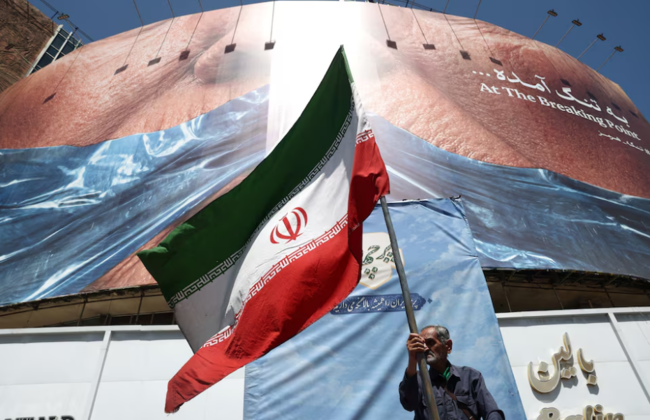 ABŞ İranın hərbi obyektlərinə zərbə endirdiyini bildirib, Tehran hava bazalarına hücumla cavab verir