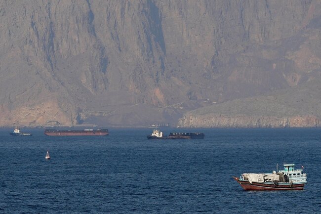 İran neftini daşıyan tankerlər Hörmüz boğazını keçib