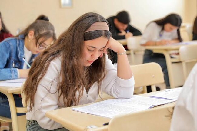 Buraxılış imtahanında 1472 nəfərin 0 bal toplaması nə ilə bağlıdır? - TƏHSİL EKSPERTİNDƏN AÇIQLAMA