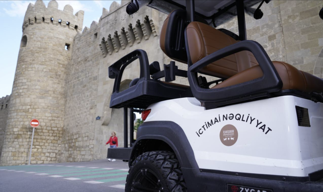 İçərişəhəri avtobusla gəzə bilərsiniz - Gedişhaqqı 1 manat - Fotolar