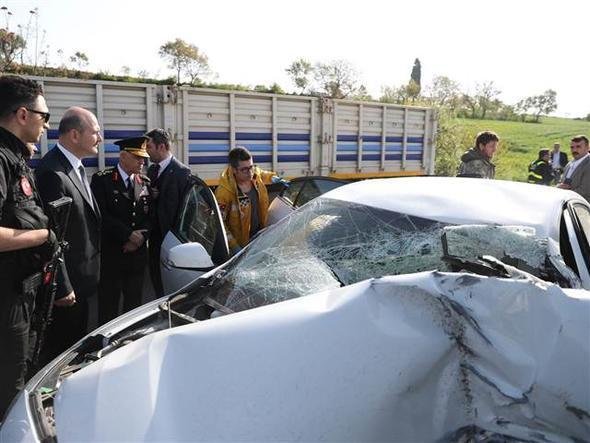 Nazirin avtomobil karvanı qəzaya uğradı: yaralılar var - FOTO