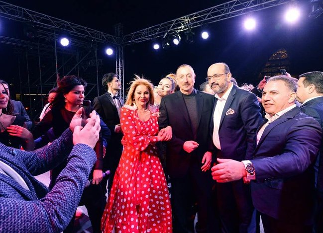 Xalq artisti Aygün Kazımova Prezident İlham Əliyev ilə: – FOTOLAR