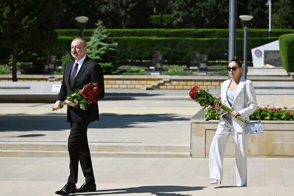 Prezidentlə xanımı Həzi Aslanovun məzarını ziyarət etdi