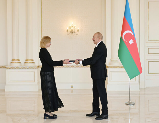 İlham Əliyev Estoniyanın ölkəmizdəki ilk səfirini qəbul etdi - Fotolar - Yenilənib