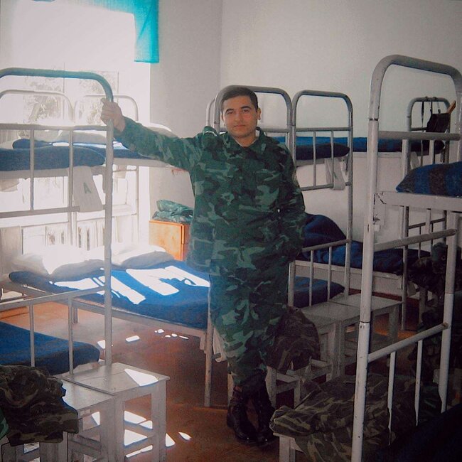 İlkin əsgərlik fotosunu paylaşdı