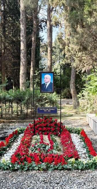 Zamanı sözlə danışdıran yazıçı - Elçinin xatirəsi anılıb