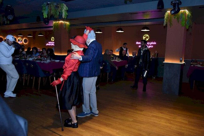 Bakıda yeni açılan möhtəşəm restoran - DOLUNAY sizin yolunuzu gözləyir! - FOTO/VIDEO