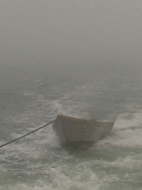 Azərbaycan İran gəmisinə atəşi açdı - FOTOLAR