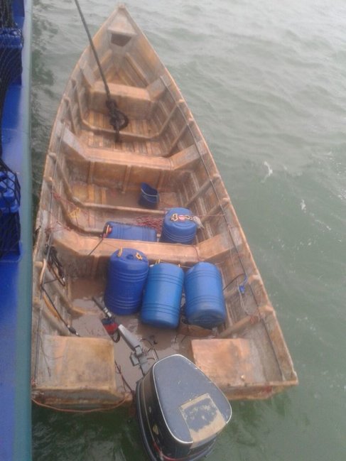 Azərbaycan İran gəmisinə atəşi açdı - FOTOLAR