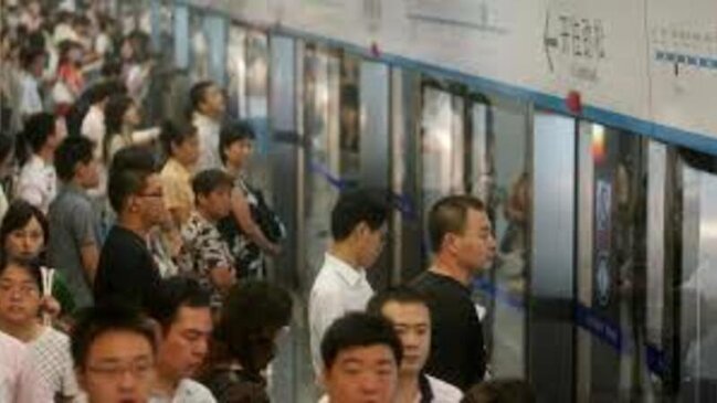 Koronavirusun başladığı Uhanda metro açıldı
