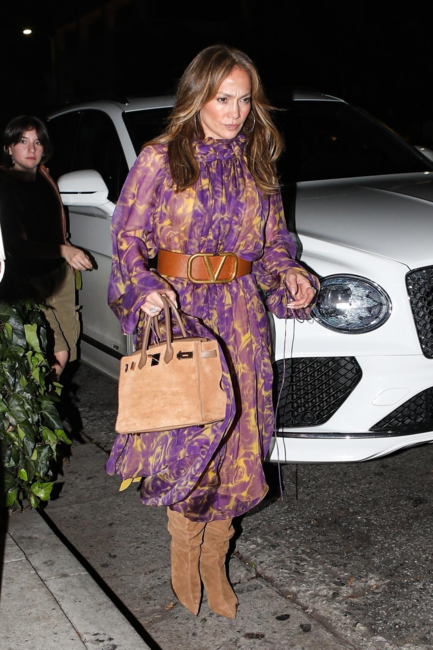 Restorana 42,5 min dollar dəyərində çanta ilə gəldi - FOTO