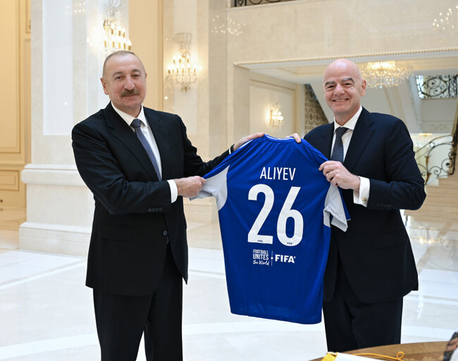 İlham Əliyevin FIFA prezidenti ilə görüşündən maraqlı - Fotolar