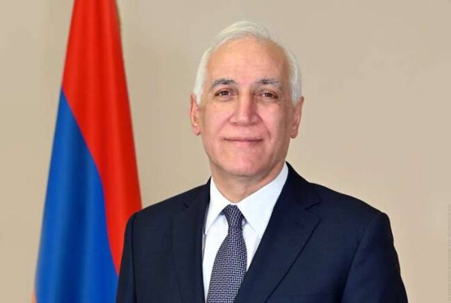 Ermənistan prezidenti İraqa rəsmi səfərə gedib