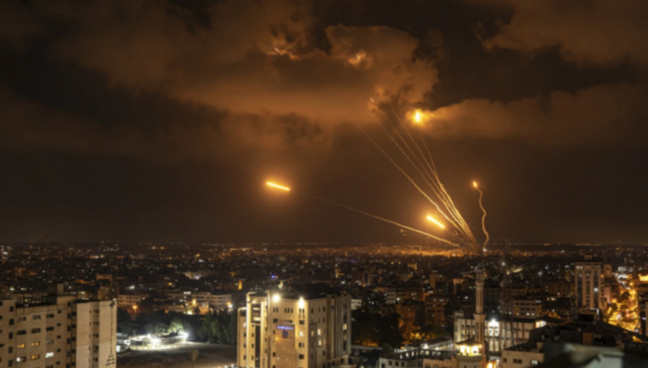 Yaxın Şərqdə gərginlik artır: İran ilk dəfə "Sacil" raketini buraxdı