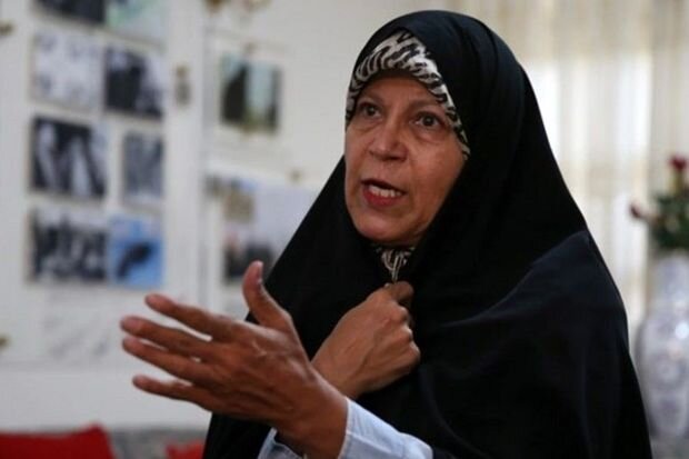 İranın keçmiş prezidentinin qızı qadınları itaətsizliyə çağırıb