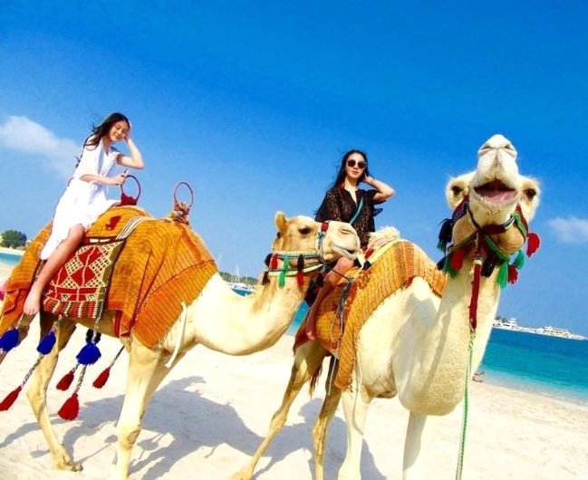 Varlı qızlarının dəbdəbəli həyatı - FOTOLARDA