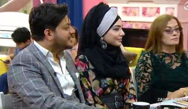 2 ay öncə toyu olan azərbaycanlı müğənni hicablı xanımı ilə birlikdə efirə çıxdı - FOTOLAR