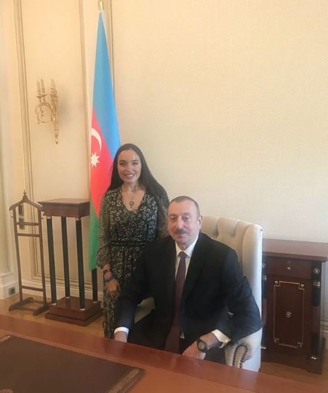 Prezidentin iş otağından FOTOLAR - Leyla Əliyeva paylaşdı