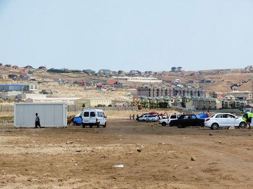 Bakının pulsuz çimərliyində adamları belə ələ salırlar - FOTOLAR