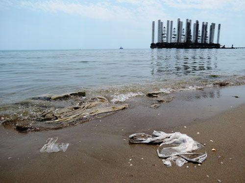 Bakının pulsuz çimərliyində adamları belə ələ salırlar - FOTOLAR
