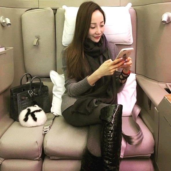 Varlı qızlarının dəbdəbəli həyatı - FOTOLARDA