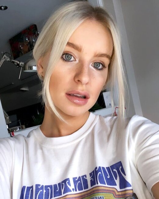 Keçmiş modelin çılpaq şəkilləri BAŞINA BƏLA OLDU - FOTOLAR