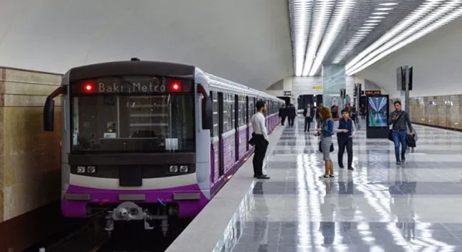 Metroda daha bir HADİSƏ: Qatarda nasazlıq yarandı, sərnişinlər DÜŞÜRÜLDÜ