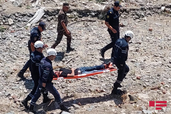 24 yaşlı oğlan özünü körpüdən atdı - FOTO