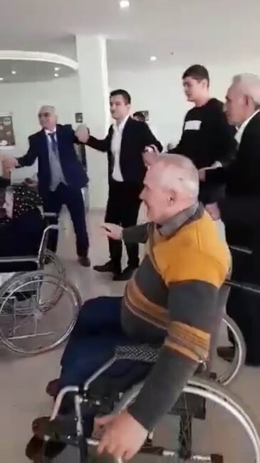 "VƏTƏN AQRO" şirkəti bu əziz gündə ONLARI UNUTMADI