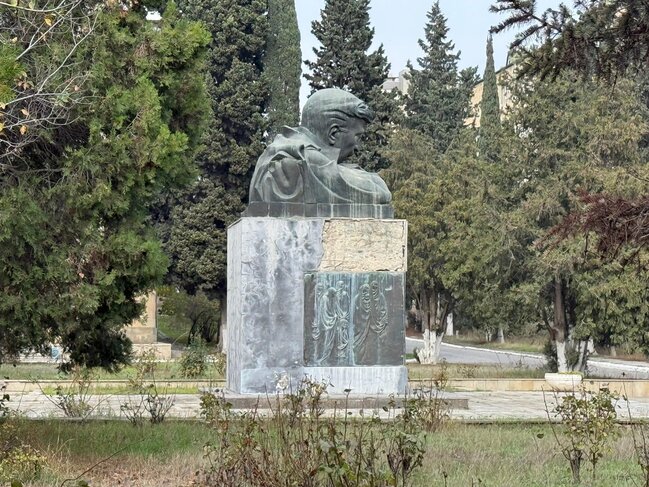 "Cabbarlının heykəli ilə bağlı müraciətə indiyəcən icraçı təyin olunmayıb"