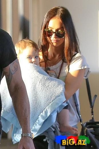 Meqan Foks həyat yoldaşı və mavi gözlü oğlu - FOTO