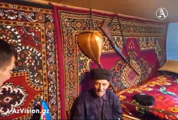 Azərbaycanın ən yaşlı kişi seçicisi səs verib - FOTO